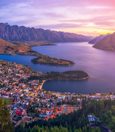 Queenstown, New Zealand located on the shores of Lake Wakatipu in New Zealands South Island