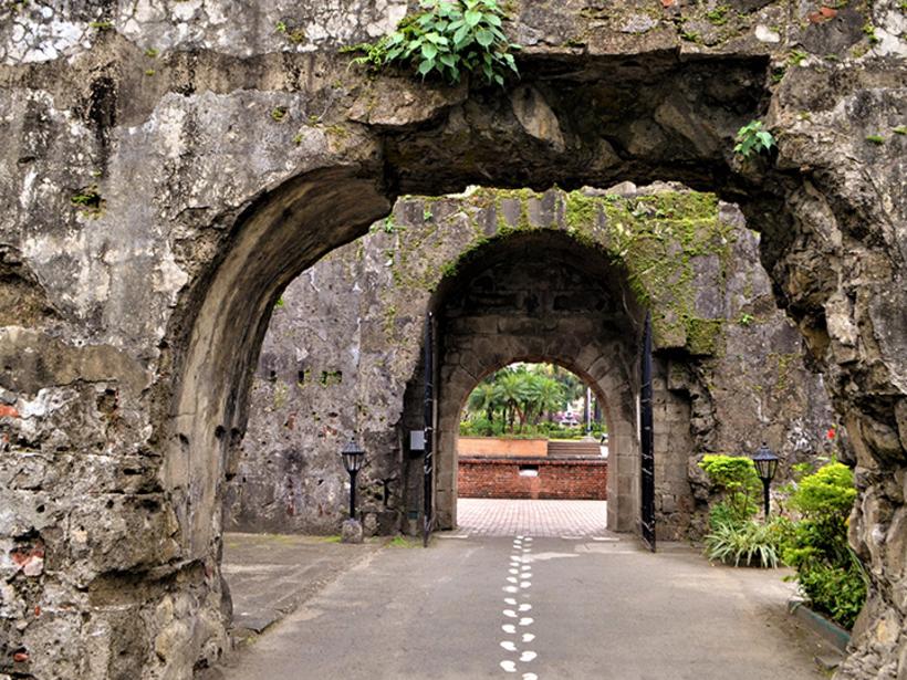 Walk the hallowed remaining halls of Fort Santiago, the oldest Spanish bastion in the Philippines