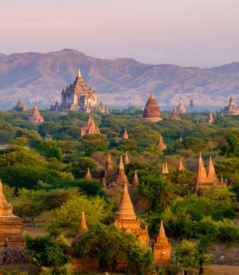 Bagan is an archaeological zone of more than 2,000 ancient pagodas, built in 11th centuries during the rise of Bagan empire