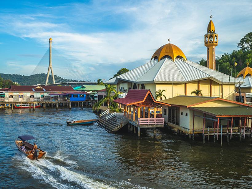 Journey to the world's largest floating village, Kampong Ayer