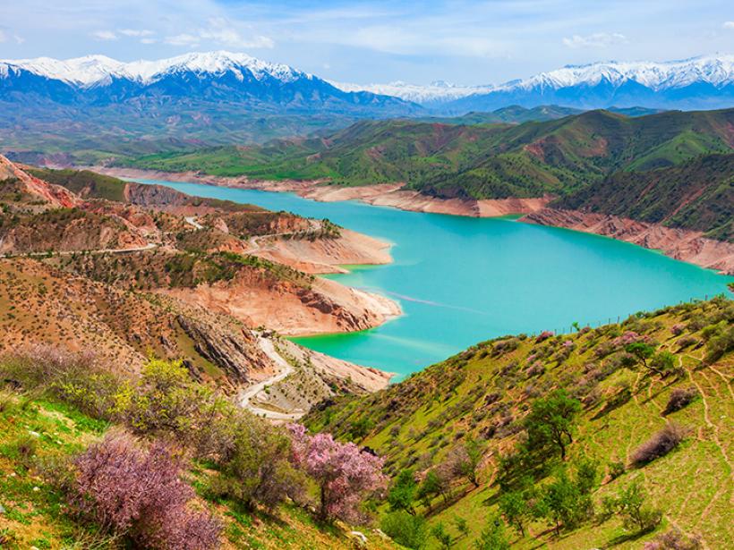 Break away from the city life to admire Lake Hisorak, a water reservoir near Shahrisabz