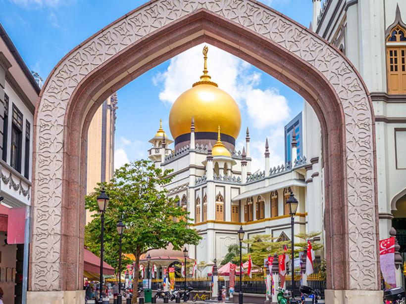 Explore the historic Kampong Gelam district to admire the beauty of the Masjid Sultan, one of Singapore's most prominent mosques